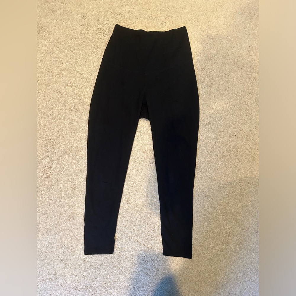 Motherhood bounce back collection leggings. Size small. In good condition